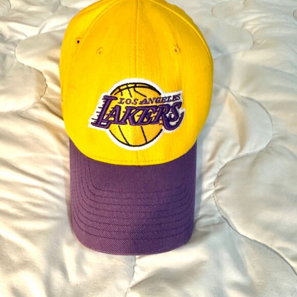 Los Angeles Lakers basketball Cap made by Reebok - Picture 1 of 4